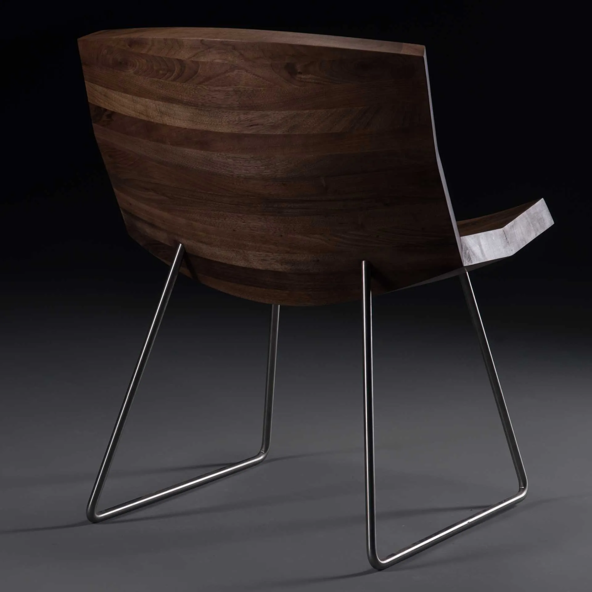 ba-designermoebel-chunk-artisan-holzstuhl-ausergewoehnlich